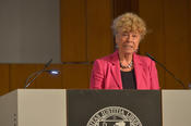 Gesine Schwan, a former president of the European University Viadrina, emphasized in her laudation that Carla Del Ponte belongs to an elite group of lawyers who laid the foundations for international criminal law.