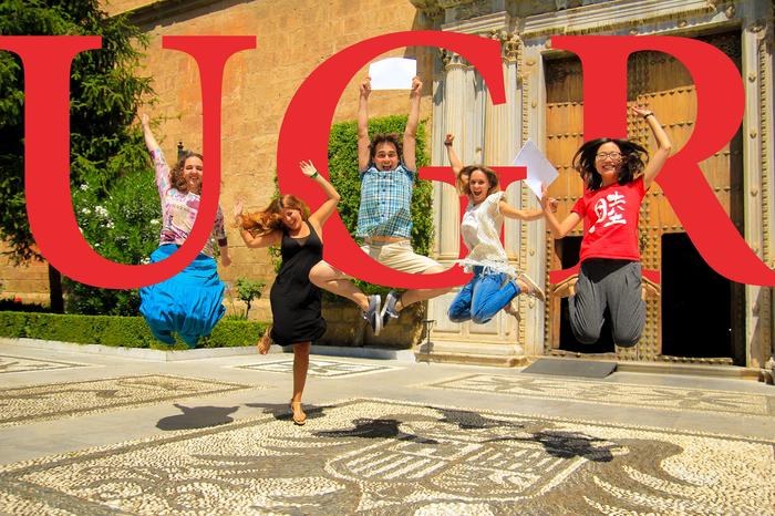 Students at the front door of the Rectorate building (University of Granada)