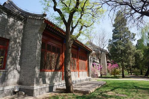 The building complex on the campus of Peking University in which also the premises of the ZDS Peking are located.
