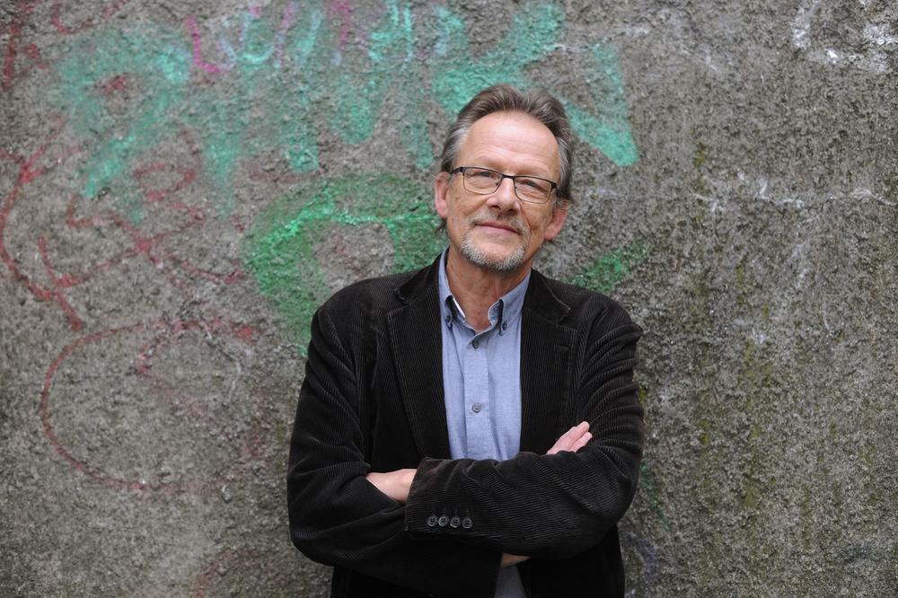 Der Autor und Biologe Berndhard Kegel hält die Haberlandt-Vorlesung 2025 an der Freien Universität Berlin.