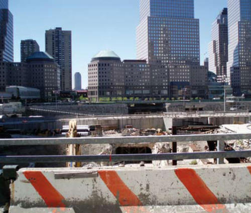 Sicherheitsbarrieren vor Ground Zero: Die Anschläge des 11. September 2001 in den USA haben die Beziehungen zwischen den Staaten verändert. Bei Entscheidungen über Entwicklungshilfe spielen seither vielfach auch Sicherheitsaspekte eine Rolle.