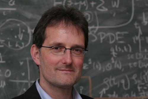 Christof Schütte ist Professor für Mathematik an der Freien Universität und berichtet im Interview von den Ursprüngen des Forschungszentrums Matheon.