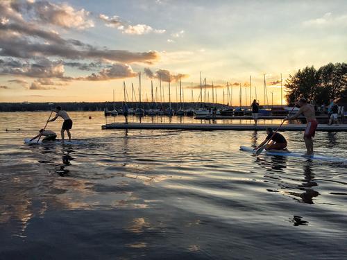 Nicht den Farbfilm vergessen! Am Wannsee bietet der Hochschulsport Segel-, Kanu-, und Paddelkurse an.