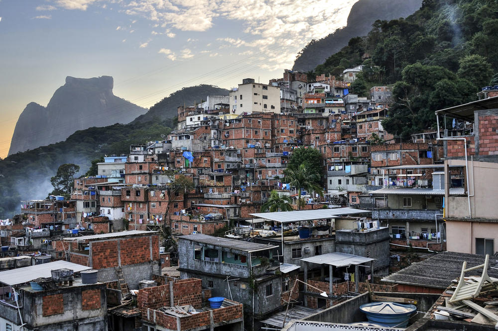 Südamerika im Fokus. Die Favela Rocinha in Rio de Janeiro.