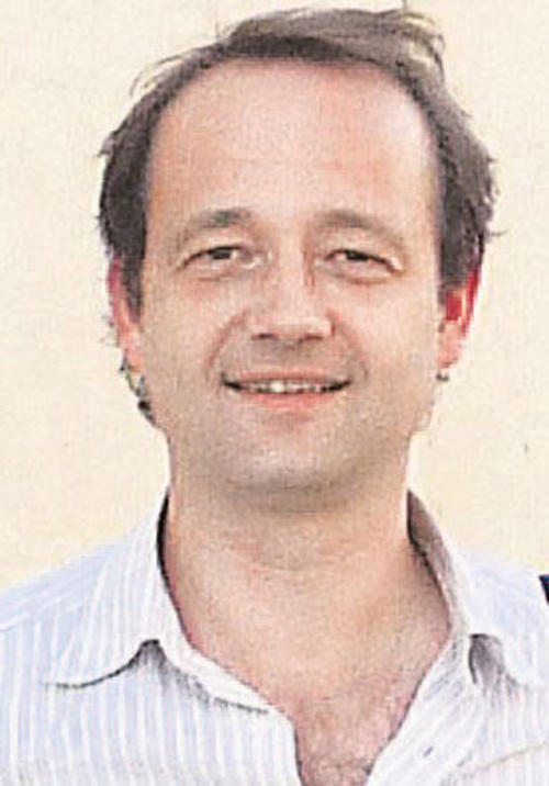 Stefan Weidner ist Übersetzer, Autor und Publizist.