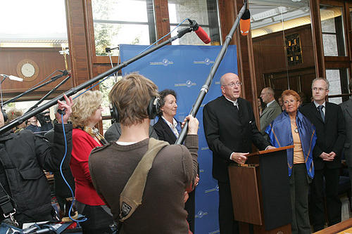 Tag der Freude. Im Oktober 2007 setzt sich die Freie Universität in der Exzellenzinititive durch.