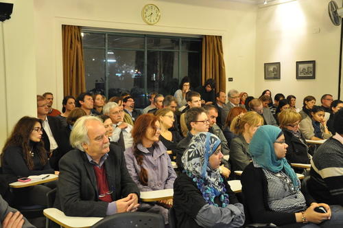 Viele Zuhörer in Kairo: Die Diskussionsrunde im Rahmen der Reihe "Cairo Talks" stieß auf großes Interesse.