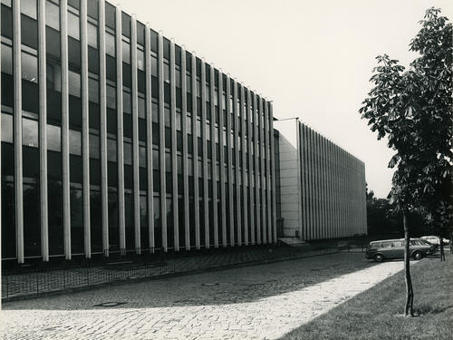 Building at Koser Strasse 20