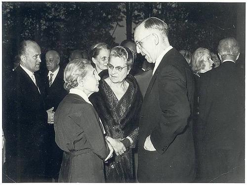 Lise Meitner with Hans Lassen, the director of the new Physics Institute at Freie Universität.