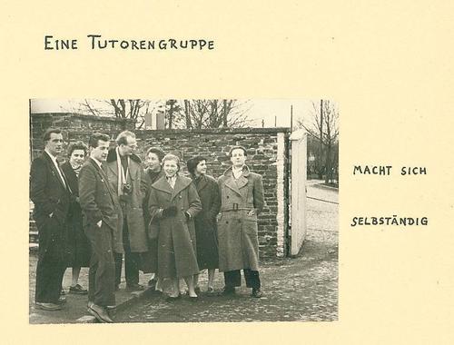 Das Foto von 1956 zeigt eine Tutorengruppe des Friedrich-Meinecke-Instituts auf einer Exkursion nach Bonn.