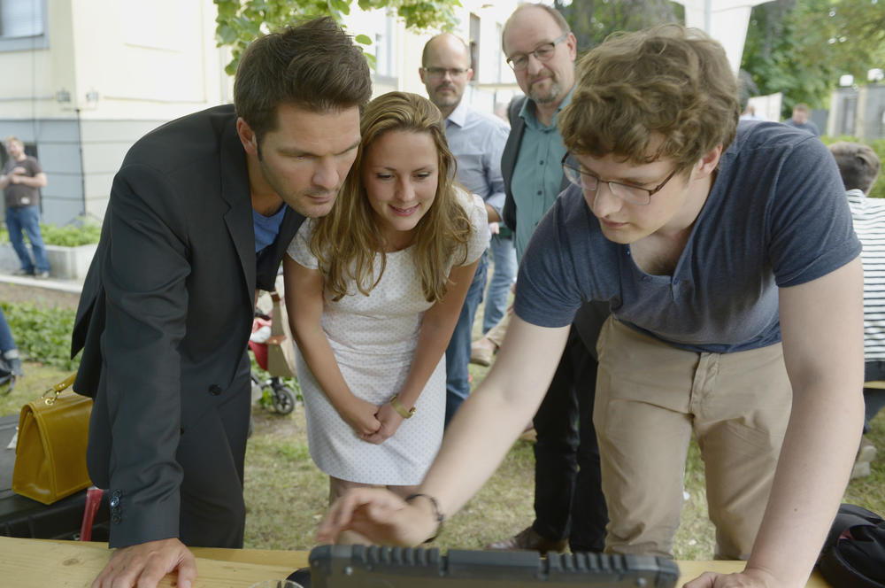 Wissenschaft vor Ort: Während der Langen Nacht der Wissenschaften besuchte Steffen Krach das Topoi-Haus der Freien Universität.