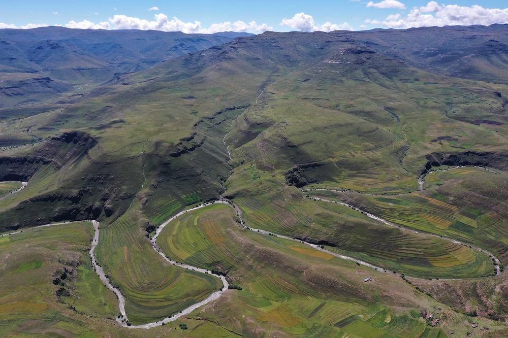 Der Mokhotlong-Fluss im Hochland von Lesotho. Er ist die Lebensader für viele Millionen Menschen, aber vom Klimawandel und Erosion bedroht.