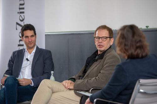 Hajo Seppelt diskutierte im Januar 2019 im Rahmen der Reihe „Journalismus im Dialog“ mit Carola Richter, Professorin für Internationale Kommunikation an der Freien Universität, und Claudio Catuogno von der „Süddeutschen Zeitung“.