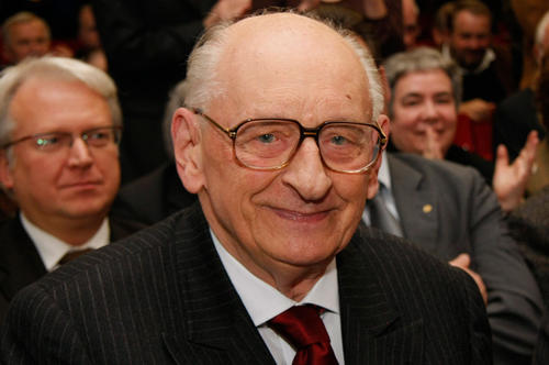 Preisträger Wladyslaw Bartoszewski war in den Jahren 1995 und 2000/2001 polnischer Außenminister.