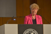 Gesine Schwan, frühere Präsidentin der Europa-Universität Viadrina, betonte in ihrer Laudatio, dass Carla Del Ponte zu jener Elite von Juristen gehöre, die den Grundstein für ein internationales Strafrecht gelegt habe.