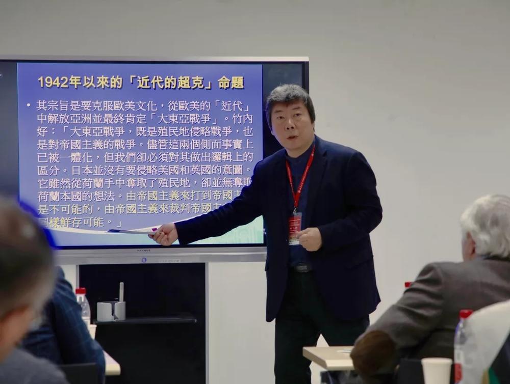 Prof. Han Dongyu, Vizepräsident der Northeast Normal University, sprach über japanisch-chinesische Wissenschaftsbeziehungen und die Frage nach Kriegsschuld, Wiedergutmachung und Versöhnung, die im Verlauf der Konferenz immer wieder zur Sprache kam.